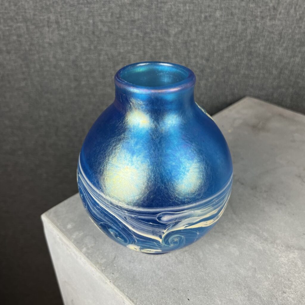 Abstract translucent blue glass vase — Savarts